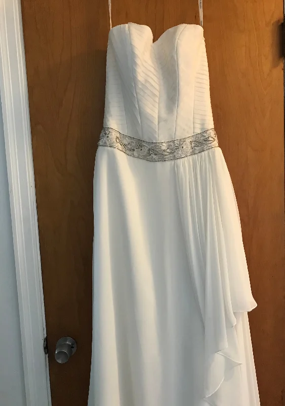 Price Break David's Bridal Sweetheart Strapless Chiffon