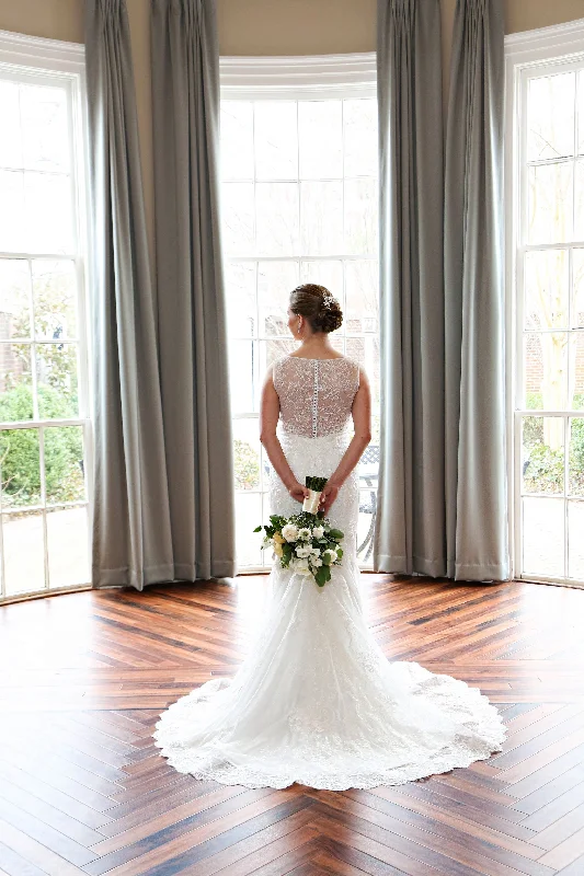 Flash Sale Ashley & Justin 10422
