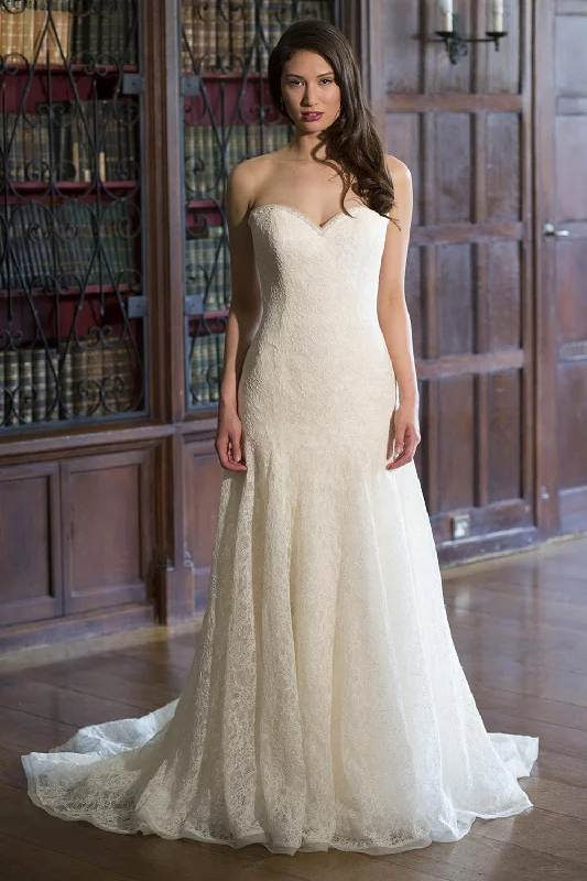 Closeout Sale Augusta Jones Amanda