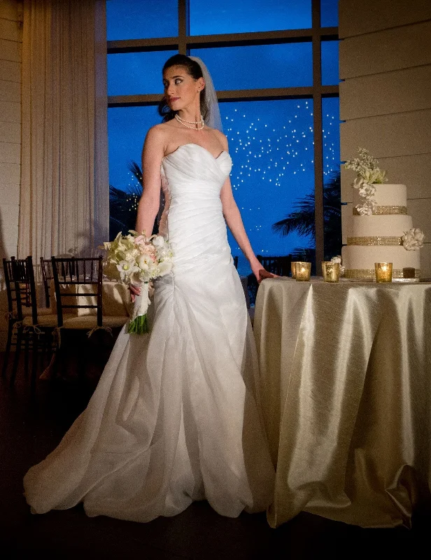 Year-End Clearance Demetrios 3193