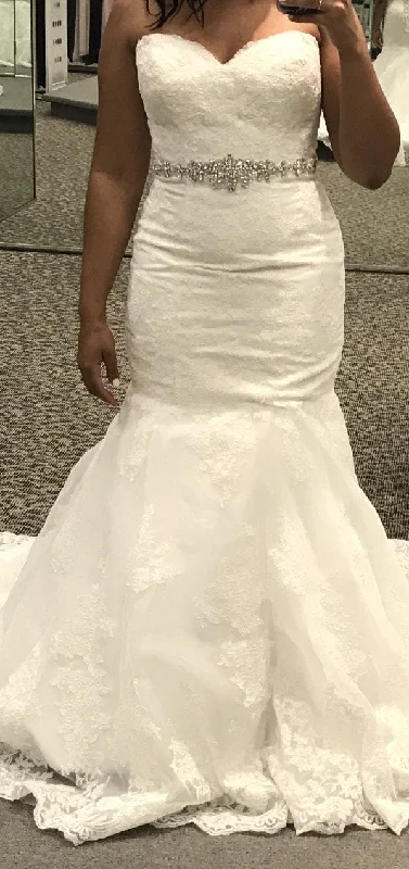 Seasonal Clearance David's Bridal V3680