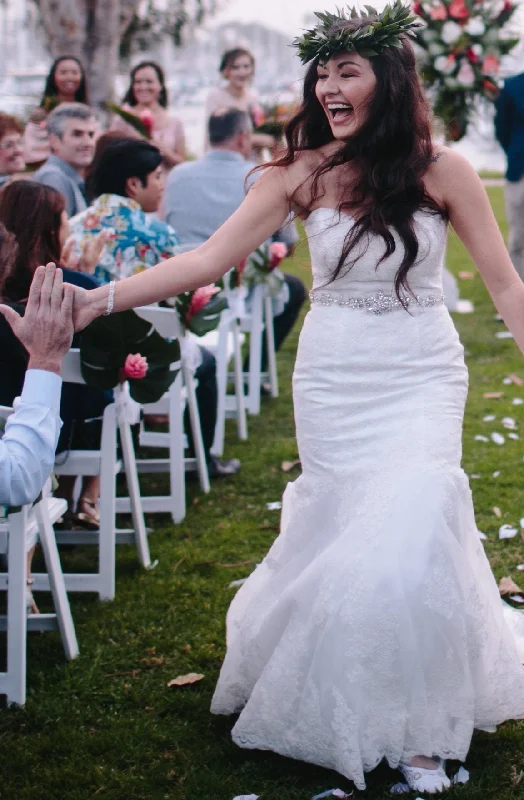 Sneak Peek Sale David's Bridal V3680