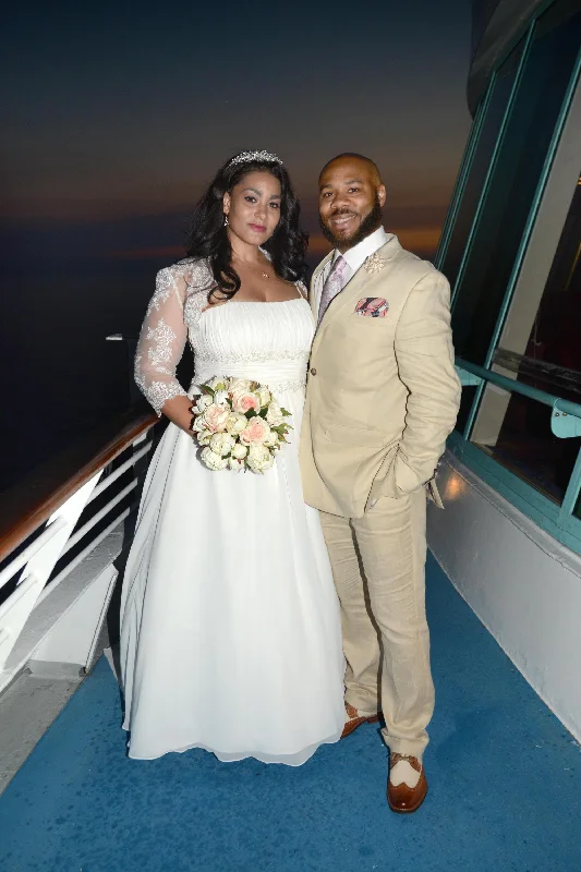 One-DAY Sale David's Bridal Ivory Ballgown