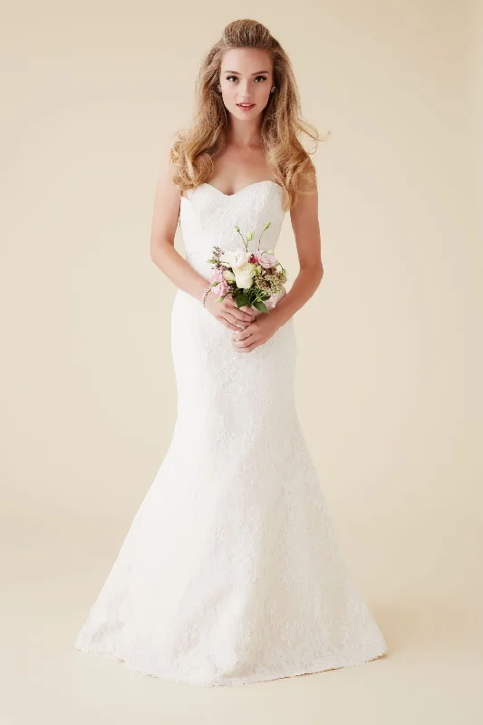 Hurry In Astrid & Mercedes Margaux