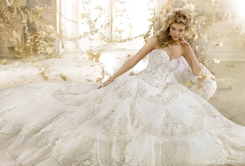 Act Fast Eve of Milady 4323
