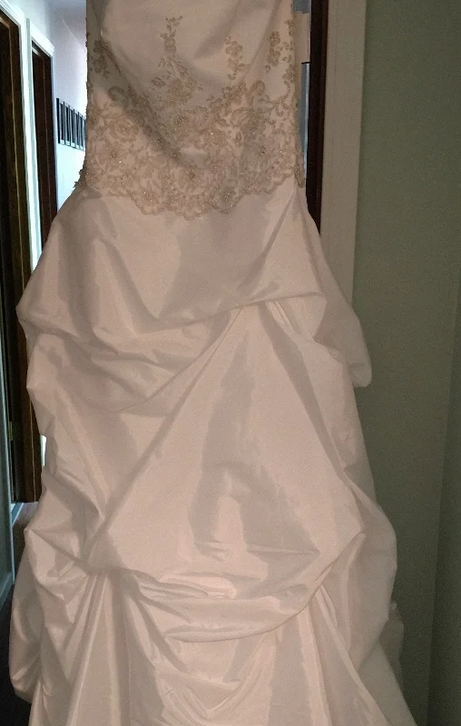 Loyalty Reward David's Bridal V9202