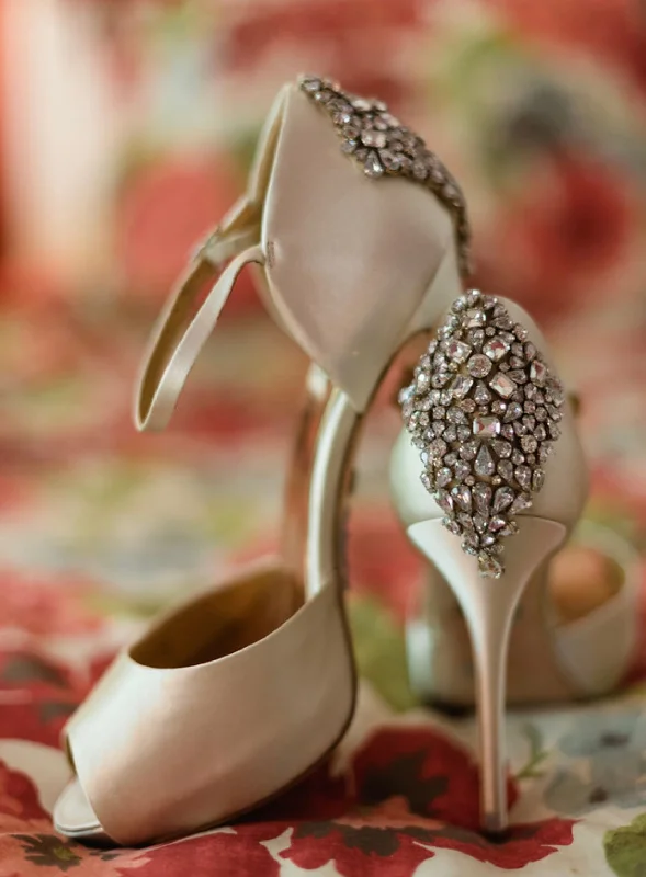 YEAR-End Sale Badgley Mischka