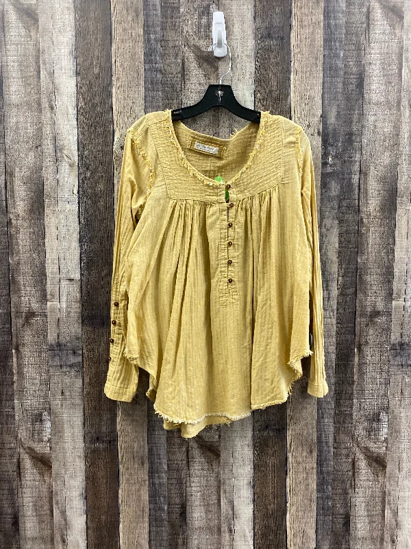 Limited Quantity Top Long Sleeve By We The Free  Size: S