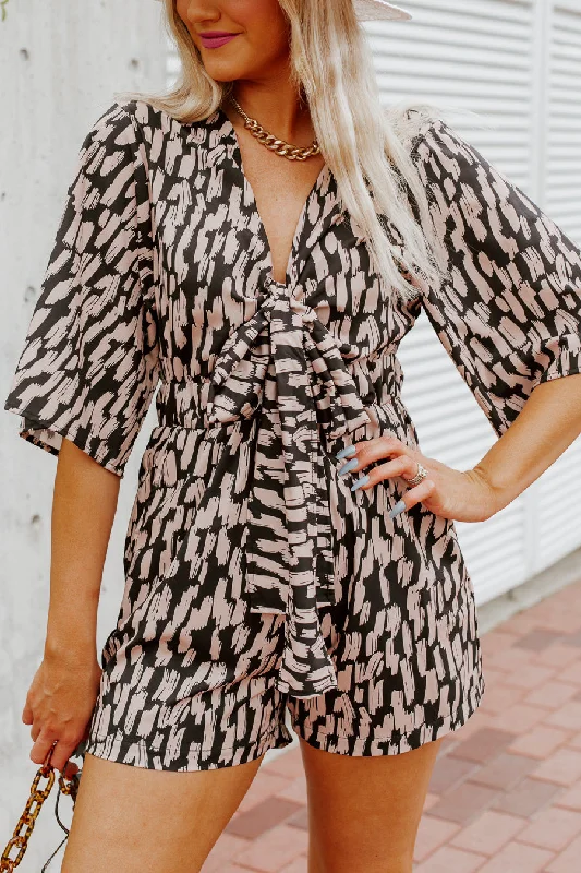 Deal Explosion RILLIE LEOPARD FRONT KNOT ROMPER